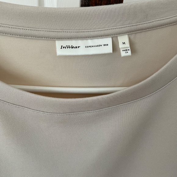 In Wear Ladies Blouse, Size M - Picture 2 of 4